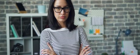 Extravertire vs. introvertire: diferente si impact asupra personalitatii